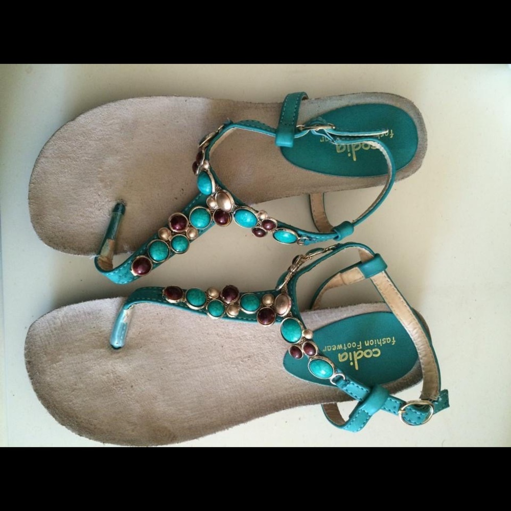 New Sandales
